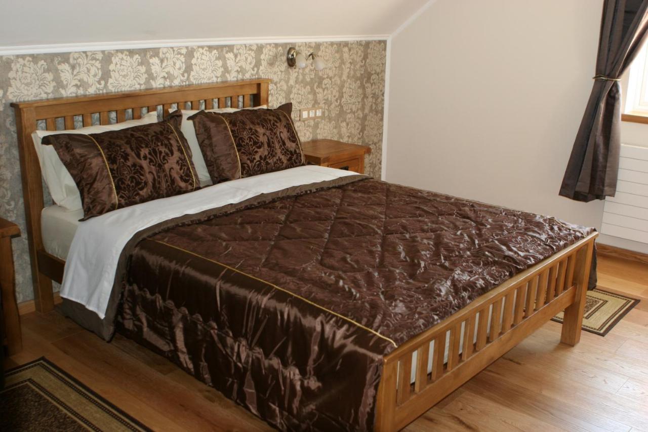 Bed and Breakfast Millenium House 1 à Jezerce Extérieur photo