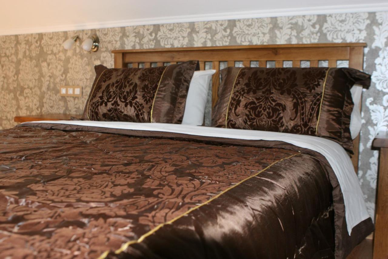 Bed and Breakfast Millenium House 1 à Jezerce Extérieur photo